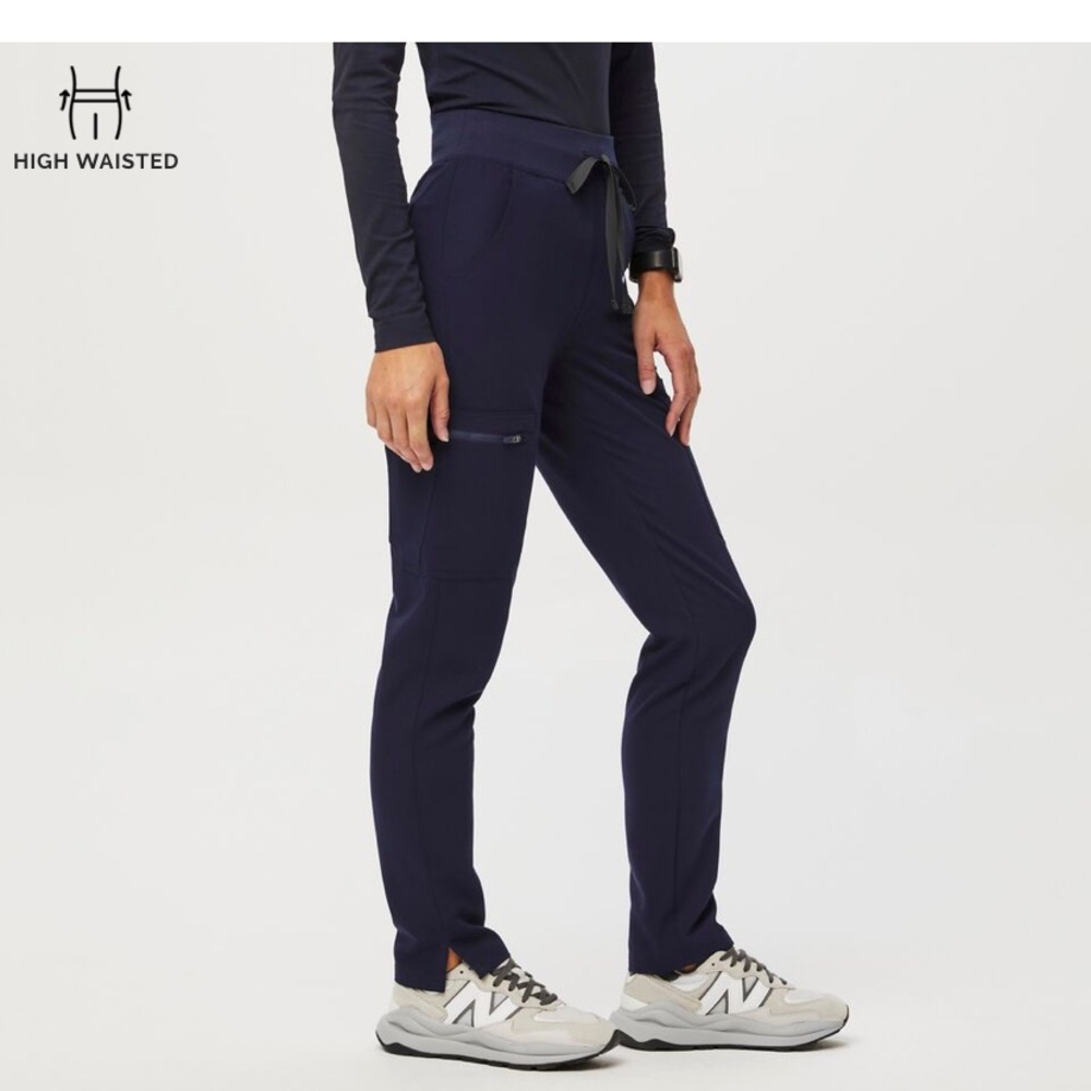 Small tall yola figs scrubs